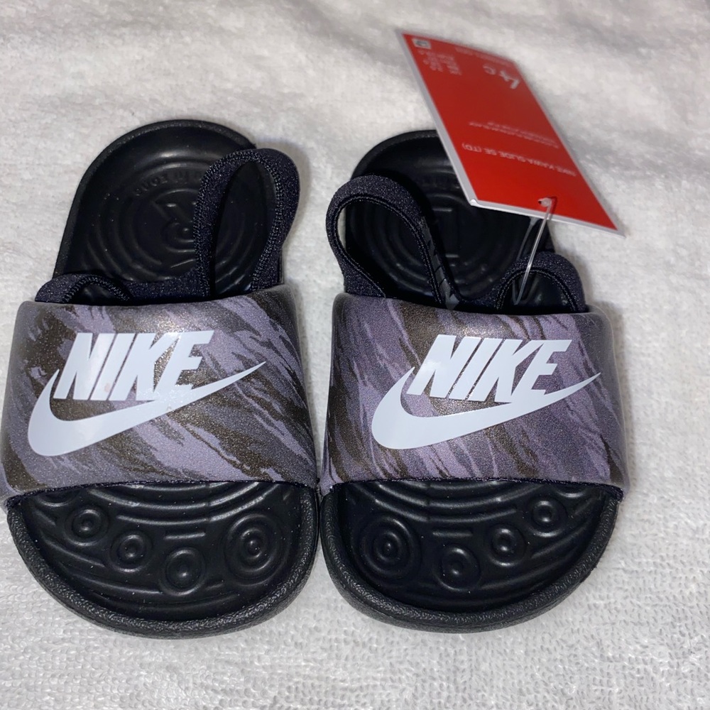 4c Nike infant slide / sandal